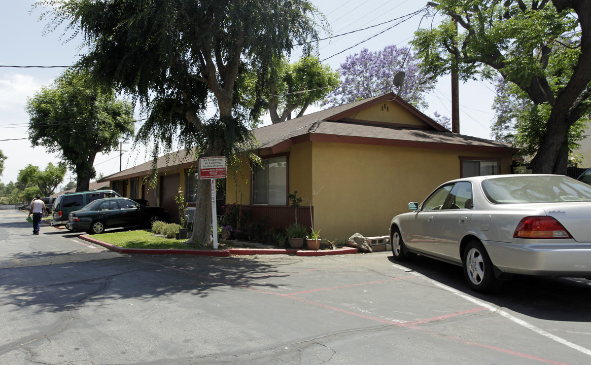 1102 E G St in Ontario, CA - Building Photo