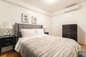 415 W 37th St in New York, NY - Building Photo - Building Photo