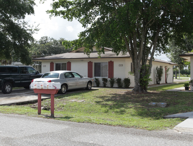 13955-13957 1st St in Ft. Myers, FL - Building Photo - Building Photo