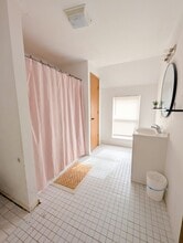 2148 N 29th St in Milwaukee, WI - Foto de edificio - Building Photo