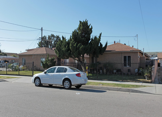 6427 Chanslor Ave in Bell, CA - Building Photo - Building Photo