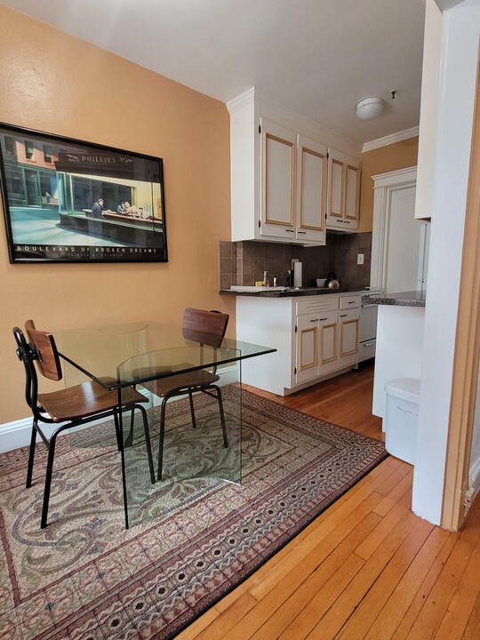 118 Riverway, Unit 15 in Boston, MA - Building Photo