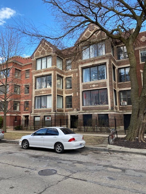 5129 S Ingleside Ave, Unit 1 Rear in Chicago, IL - Building Photo