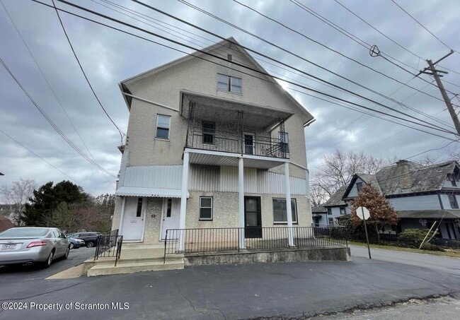 property at 864 S Main St
