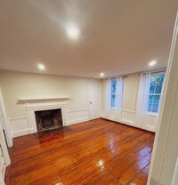 360 King St, Unit A in Hanover, MA - Foto de edificio - Building Photo