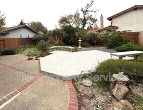 2 Polvadera Ct in Sacramento, CA - Building Photo - Building Photo