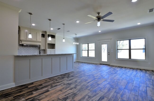 829 Lindsey Ln in Whitehouse, TX - Building Photo - Building Photo