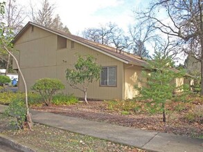 Myrtle Street, 1416 in Calistoga, CA - Foto de edificio - Building Photo