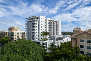 Keystone Villas in Miami, FL - Foto de edificio - Building Photo