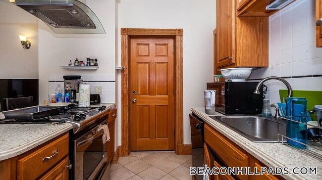 97 Myrtle St, Unit 2