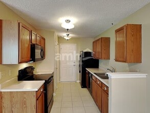 2411 Collins Way in Greenfield, IN - Building Photo - Building Photo