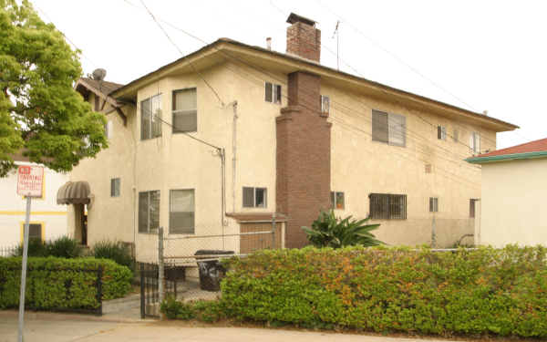 713-715 E Kensington Rd in Los Angeles, CA - Building Photo - Building Photo