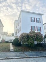578 Dubuque St in Manchester, NH - Building Photo