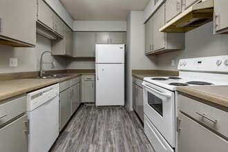 Meadowview Apartments in Springfield, MO - Building Photo - Building Photo