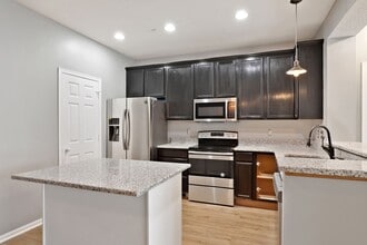 14438 Sumter Ave in Savage, MN - Building Photo - Building Photo