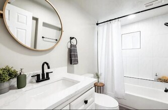 437 N 700 W in Salt Lake City, UT - Building Photo - Building Photo