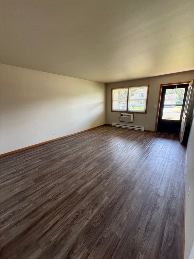 2218-2220 Peters Dr in Eau Claire, WI - Building Photo - Building Photo