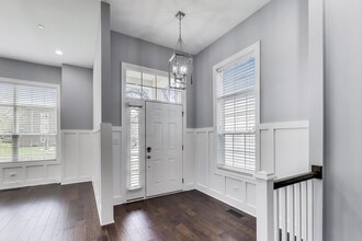 10 N Dryden Pl in Arlington Heights, IL - Building Photo - Building Photo