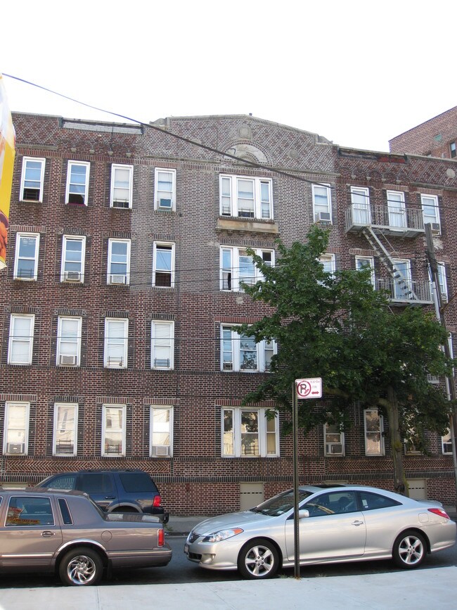 1006-1022 E 36th St in Brooklyn, NY - Foto de edificio - Building Photo