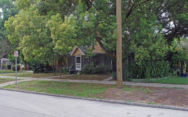 256 9th Ave NE in St. Petersburg, FL - Building Photo - Building Photo