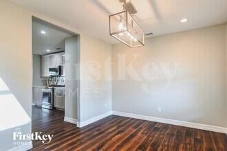 8003 Ginger Park Dr in Baytown, TX - Foto de edificio - Building Photo