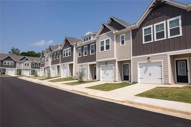 property at 622 Shallowford Rd