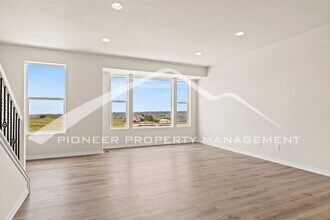 7726 Tuttle Vw in Colorado Springs, CO - Foto de edificio - Building Photo