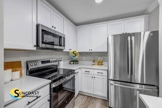 1522 Yelford Cir, Unit 201 in Jacksonville, FL - Building Photo - Building Photo