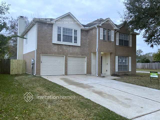 1802 Oak Valley Dr in Kemah, TX - Building Photo - Building Photo