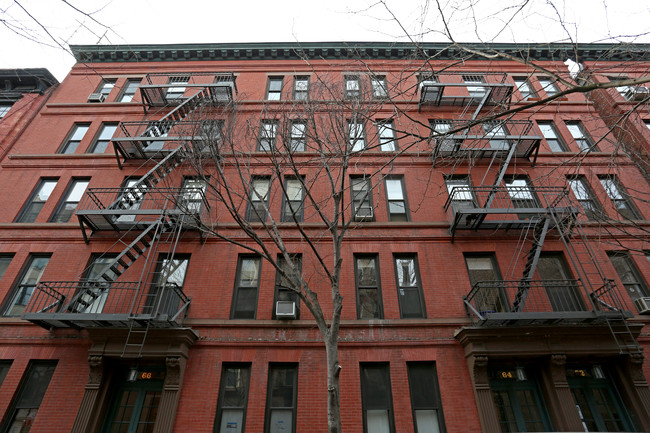 62-68 Barrow St in New York, NY - Foto de edificio - Building Photo