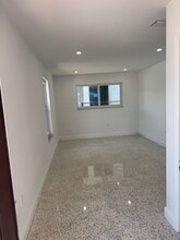 2620 SW 17th St in Miami, FL - Building Photo - Building Photo