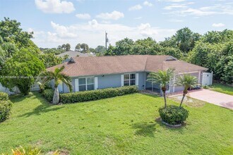 3601 SW Dellamano St in Port St. Lucie, FL - Building Photo - Building Photo