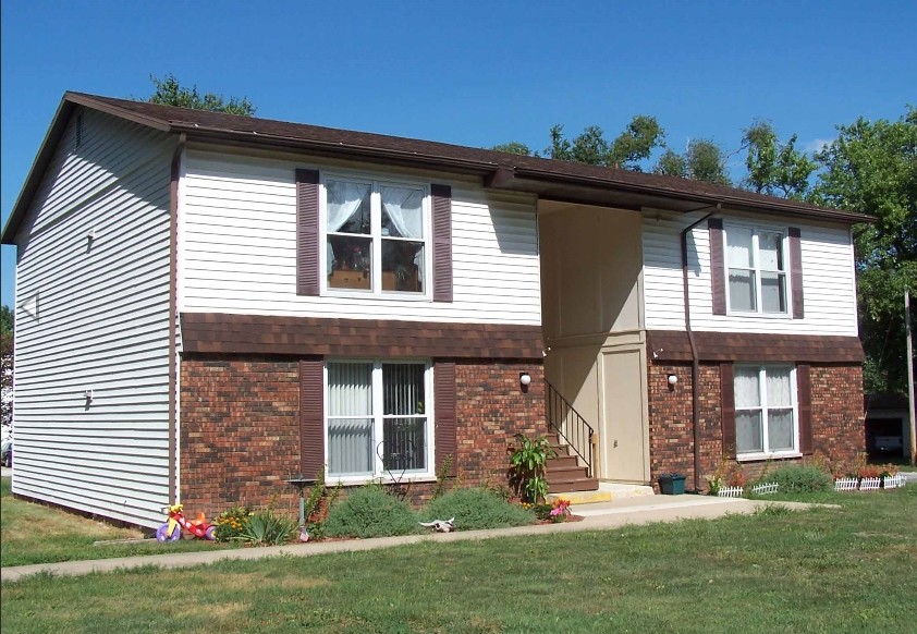 Pana Housing in Pana, IL - Building Photo