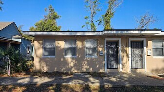 743 Pippin St, Unit 743 in Jacksonville, FL - Building Photo