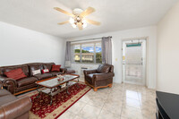 221 Windsor J in West Palm Beach, FL - Building Photo - Building Photo