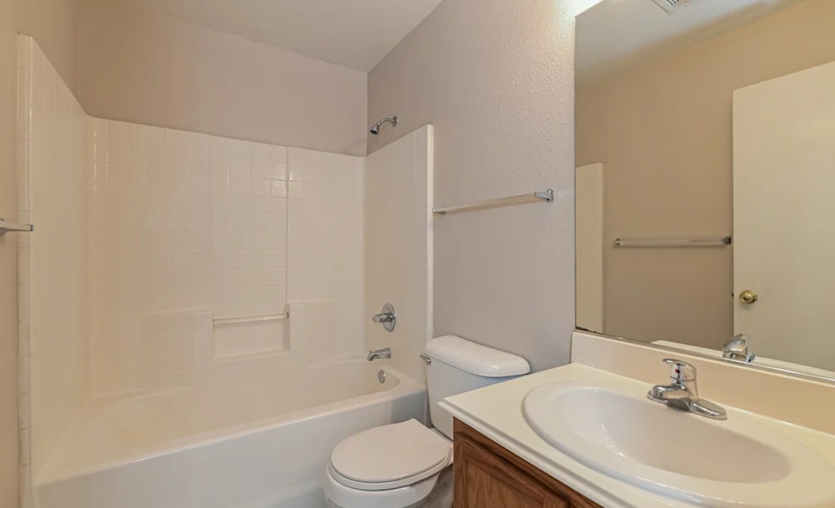 1322 E Broadmor Dr in Tempe, AZ - Building Photo