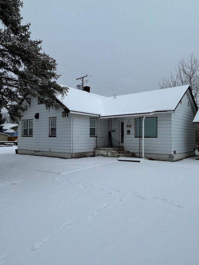 property at 376 W Washington St