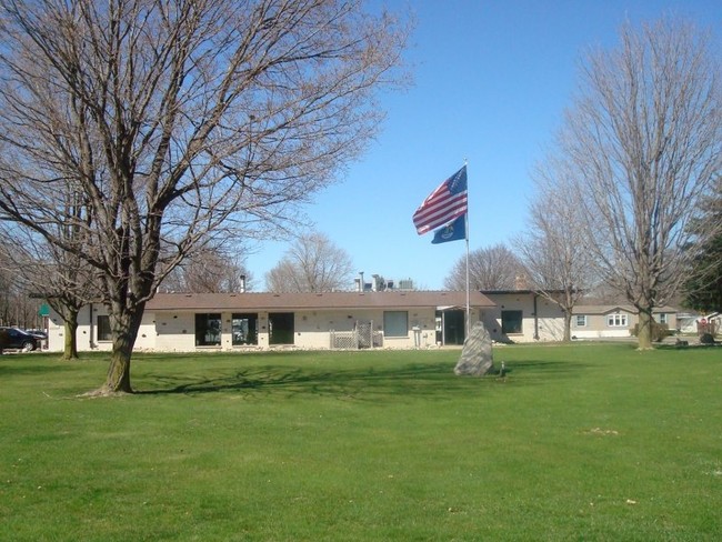 Country Acres Village in Kalamazoo, MI - Foto de edificio - Building Photo