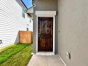 321 Stellar Wind Dr in Georgetown, TX - Building Photo - Building Photo