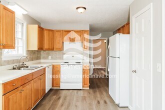 9574 Windsor Lake Blvd in Columbia, SC - Foto de edificio - Building Photo