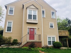 46808 Trumpet Cir, Unit Basement Apartment in Sterling, VA - Building Photo