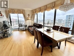 6888 Alderbridge Wy in Richmond, BC - Building Photo - Building Photo