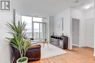 225 Sherway Gardens Rd in Toronto, ON - Building Photo - Building Photo