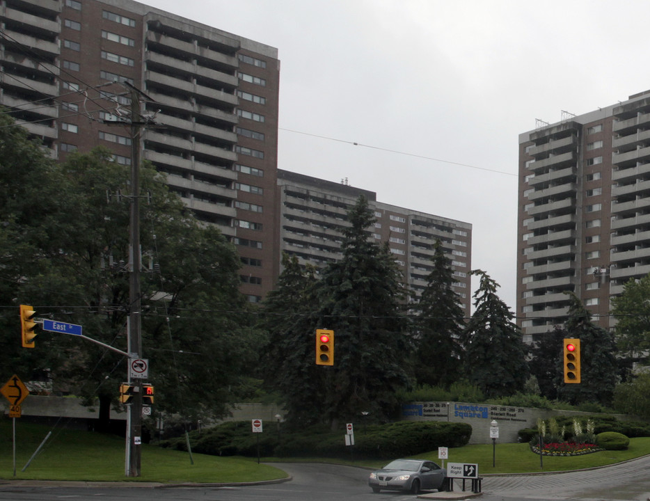 Lambton Square in Toronto, ON - Building Photo