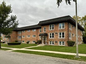 430 Stevens Dr in Addison, IL - Building Photo
