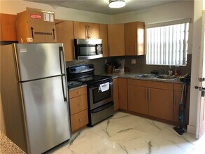 21 SW 109th Ave in Miami, FL - Building Photo - Building Photo
