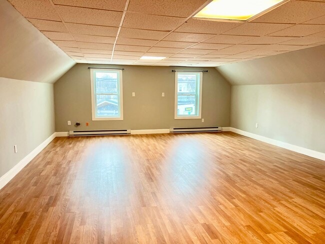 669 Forest Ave in Portland, ME - Building Photo - Building Photo