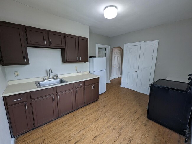 property at 3920 Giles Ave
