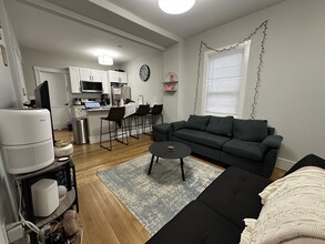 68 L St, Unit 1 in Boston, MA - Building Photo - Building Photo