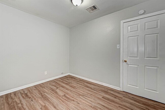 property at 4203 Tavenor Ln